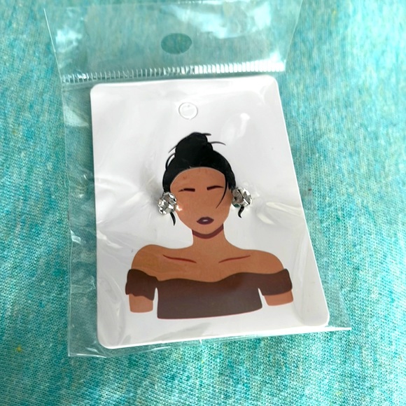 Small earrings - Picture 1 of 2